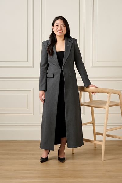 Sue Li full body image