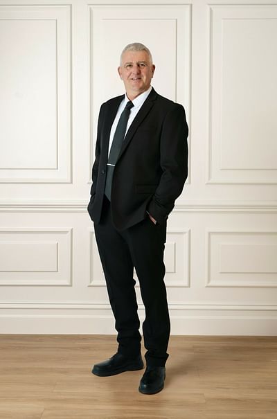 Terry Casey full body image