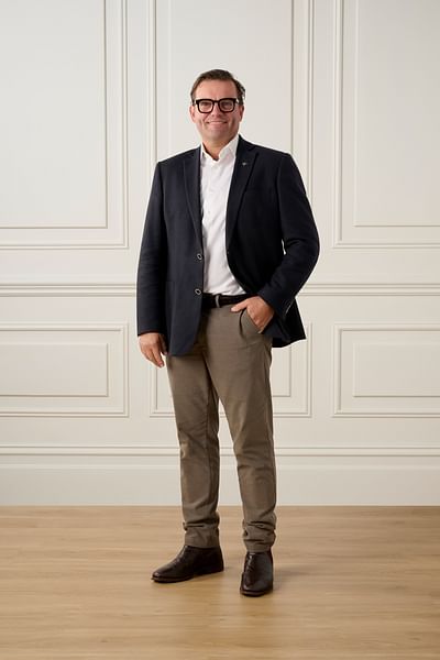 Tim Valpied image
