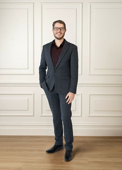 Vincent LLamas full body image