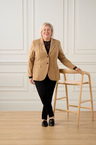 Vicky Vermeend full body image