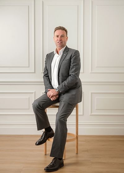 Wayne Elly full body image