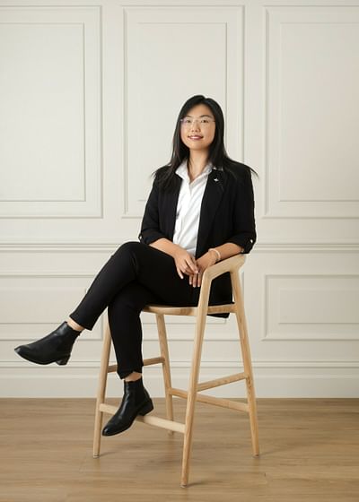 Yuki Chang full body image