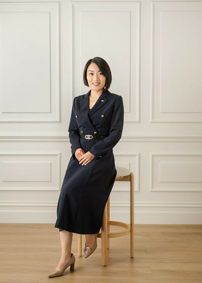 Yvonne Wei full body image