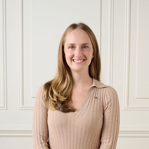 Alicia May face image