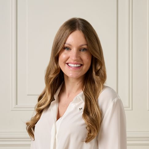 Emma Trethowan face image
