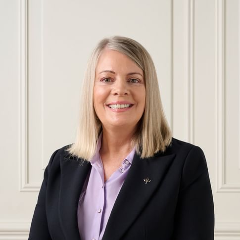 Jennifer Rowe face image