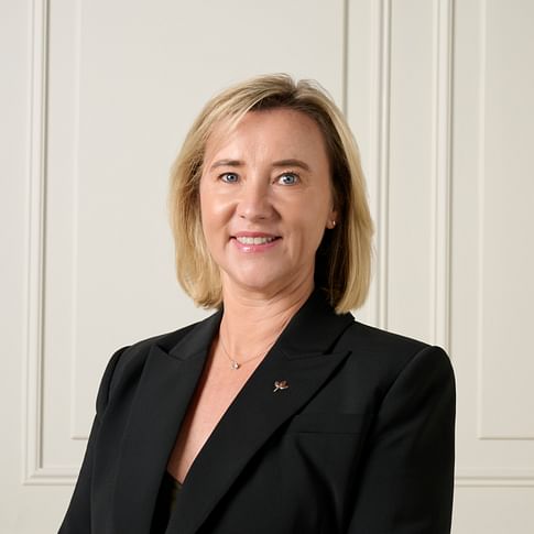 Jo Gardiner face image