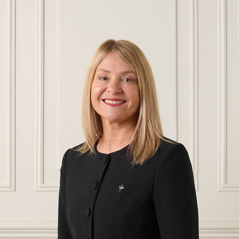 Karen Carlson face image