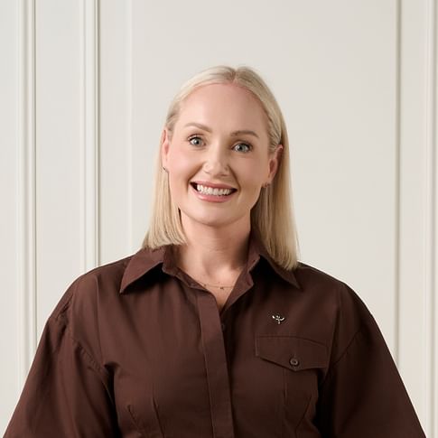 Lara Harris face image