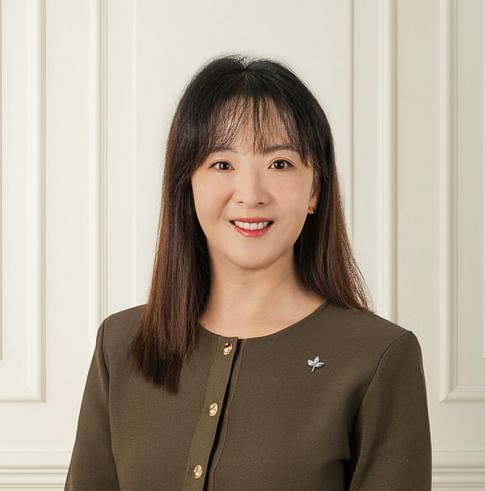 Luna Tian face image