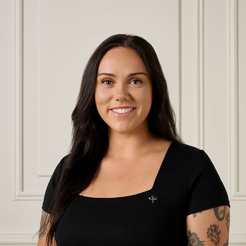 Maddie Oultram face image