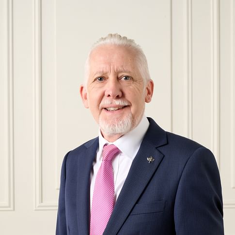 Mark Lawson face image