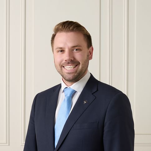 Matthew Dunn face image