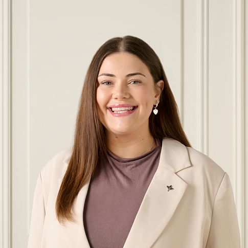 Megan Thomas face image