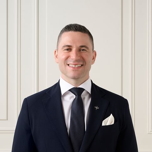 Robert De Freitas face image