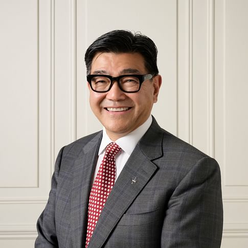 Robert Ding face image