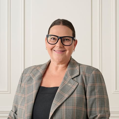 Shannon Loe face image