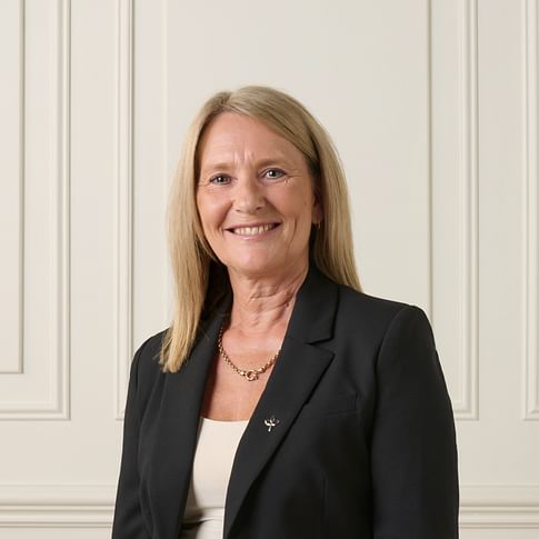 Tracey Russell face image