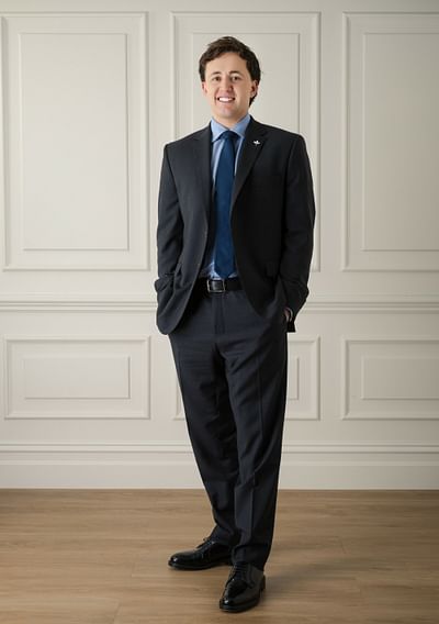 Liam Currie full body image