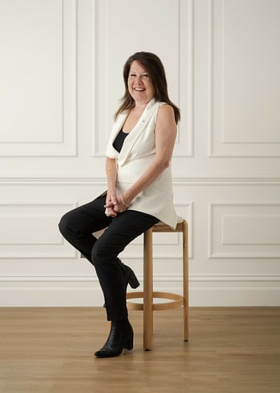 Jo McKeown full body image