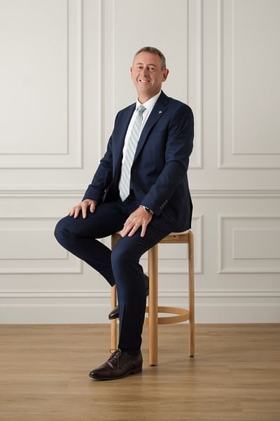 Paul Rushton full body image