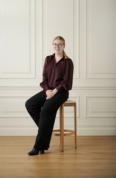 Laila Gibson full body image