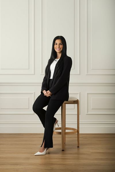 Merve Caglar full body image