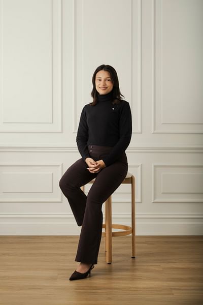 Bianca Pedersen full body image