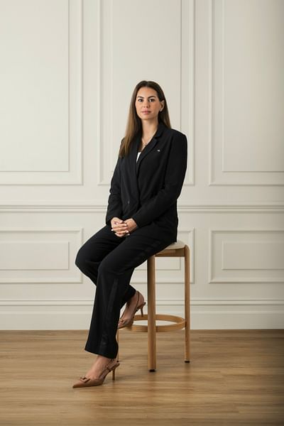 Vanesa Dangovska full body image