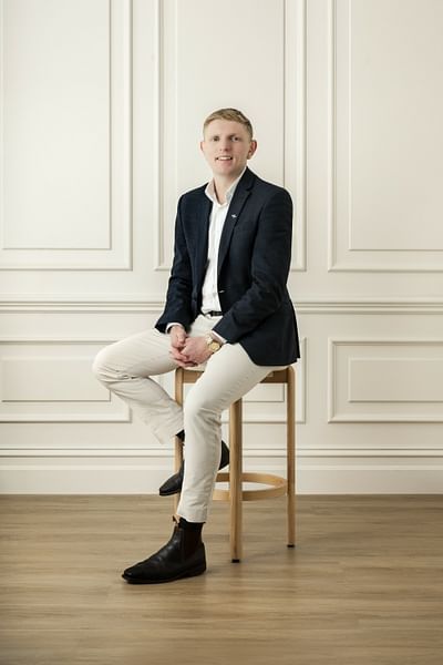 David Lloyd full body image
