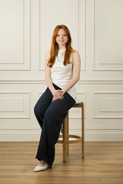 Mackenzie Hargreaves full body image