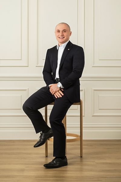 Gianni D'Angelo full body image