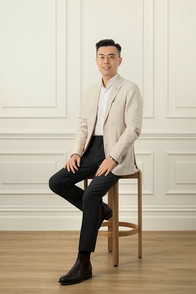 Jared Wei full body image