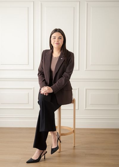 Amanda Davidson full body image