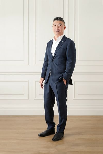 Andrew Shen full body image