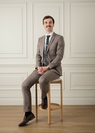 Alexander Robinson full body image