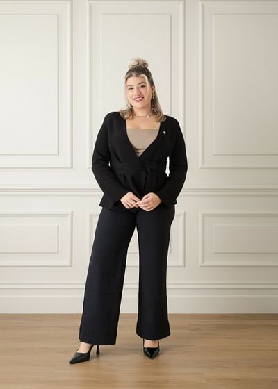 Alice Cardamone full body image