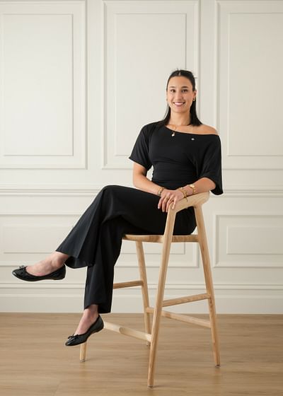 Ashley Van Rooyen full body image