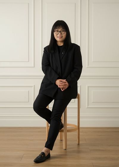 Audrey Lu full body image