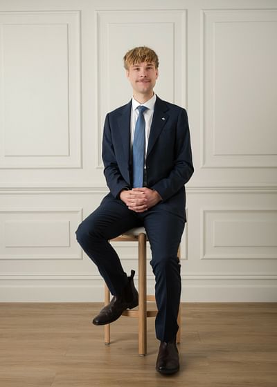 Ben Southgate full body image