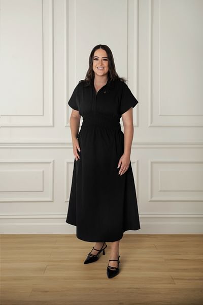Britta Gleeson full body image