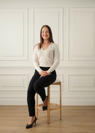 Grace Solomon full body image