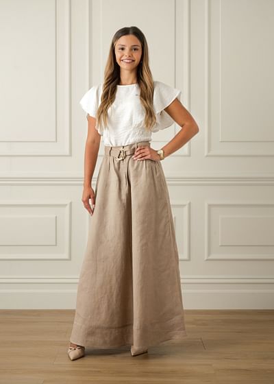 Emmerson Lynch full body image