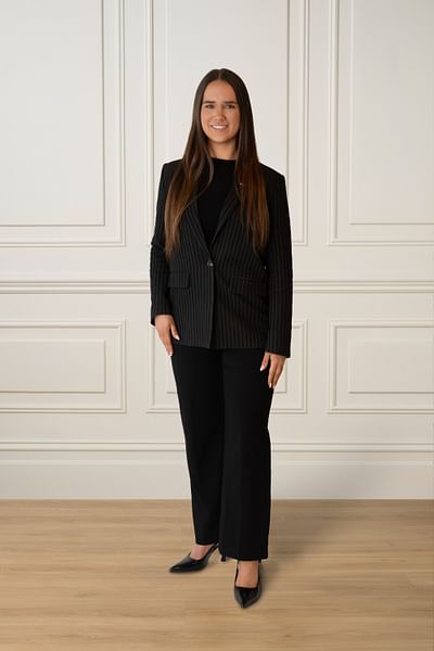 Kirra Chalmers full body image