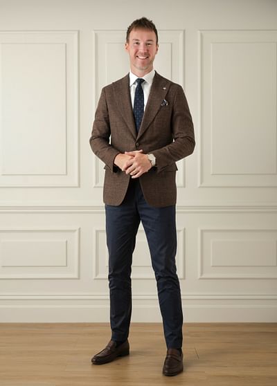 Hugh Francis full body image