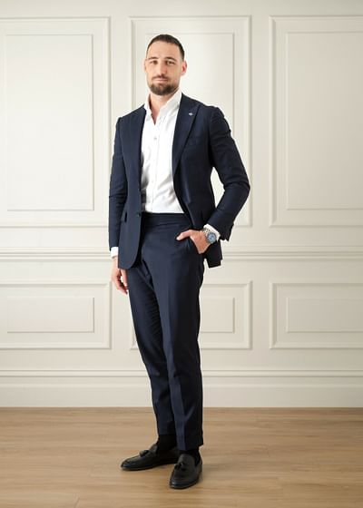 Josh Saunders full body image