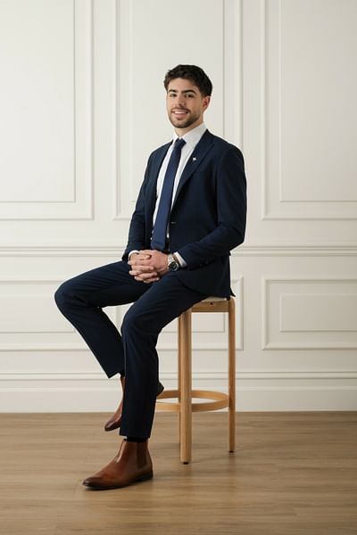 Lorenzo Rizzo full body image