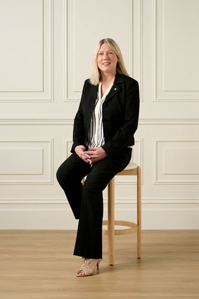 Lily Brown full body image
