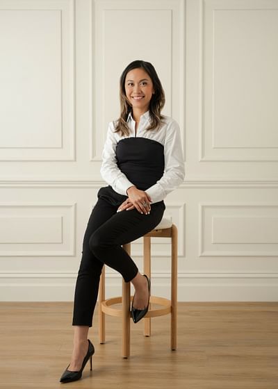 Linh Dao full body image